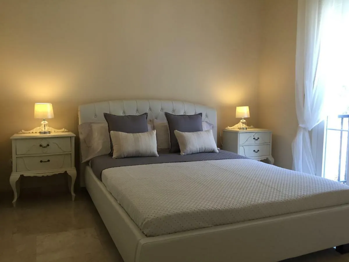Luxury Duplex With Views. Villa Marbella Spain